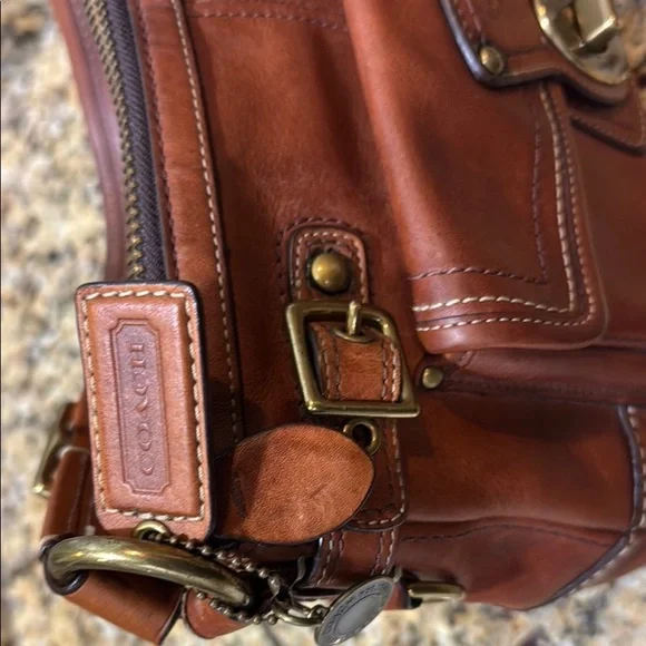 Coach Tan Leather Shoulder Bag with Brass Accents - Picture 2 of 8